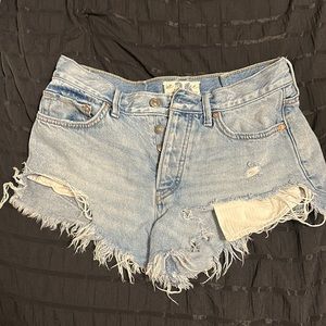 Free People high waisted jean shorts size 26